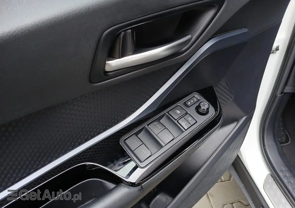 TOYOTA C-HR 2.0 Hybrid Selection