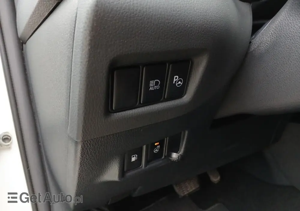 TOYOTA C-HR 2.0 Hybrid Selection