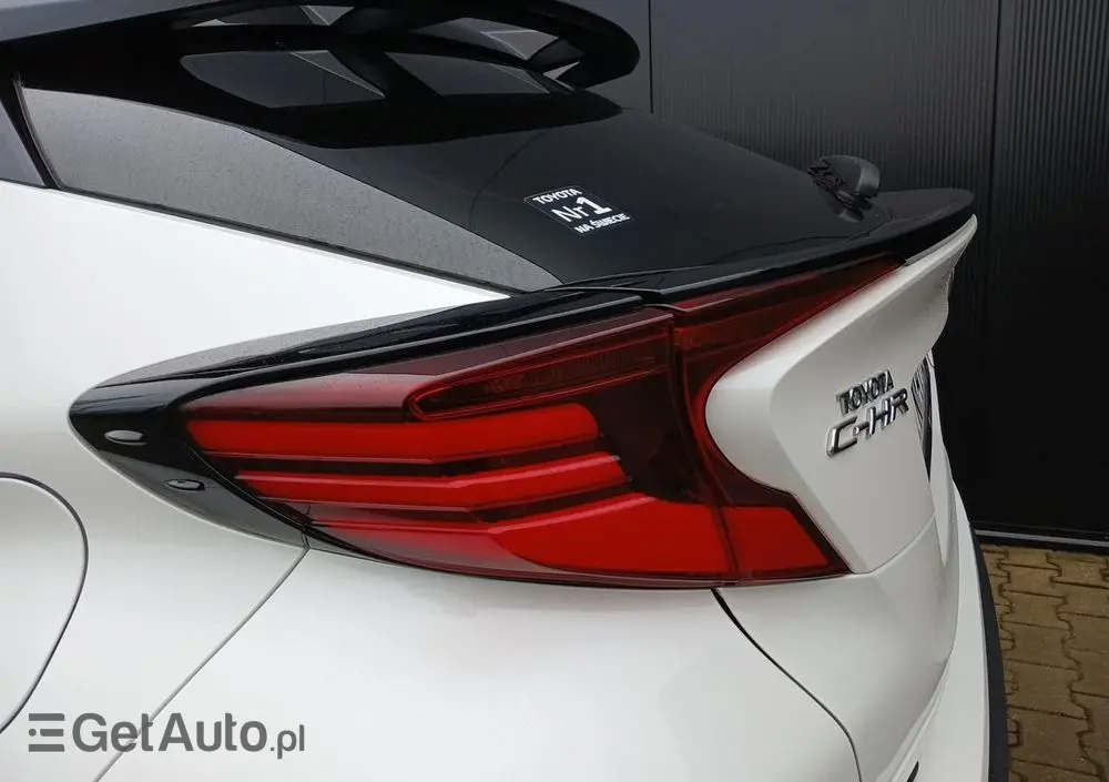 TOYOTA C-HR 2.0 Hybrid Selection