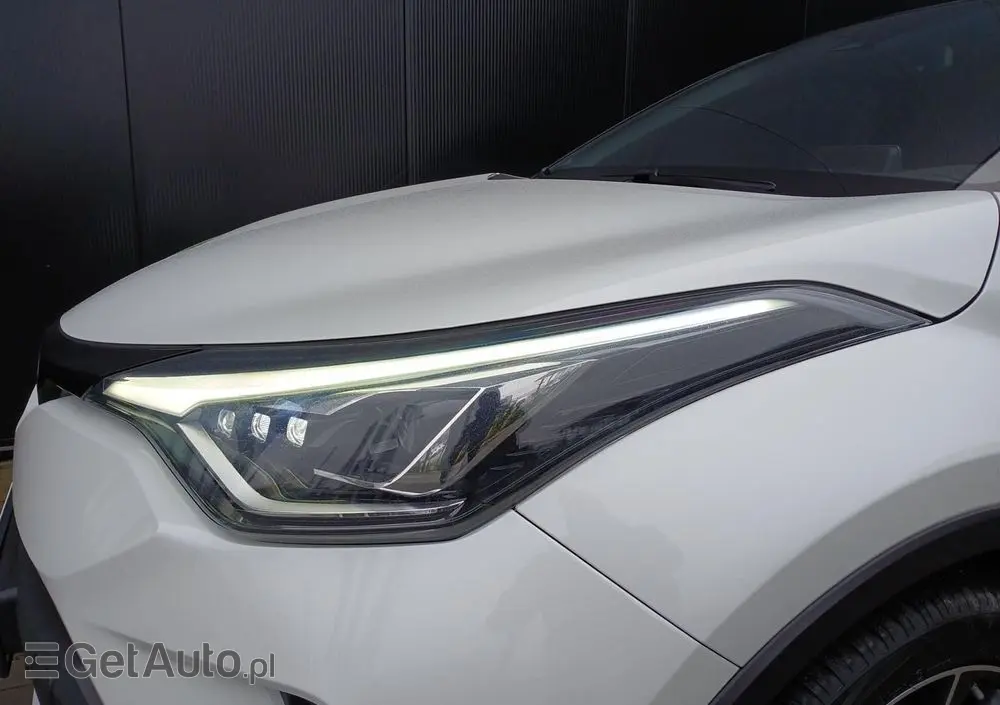 TOYOTA C-HR 2.0 Hybrid Selection