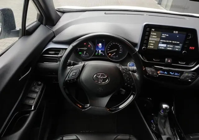 TOYOTA C-HR 2.0 Hybrid Selection