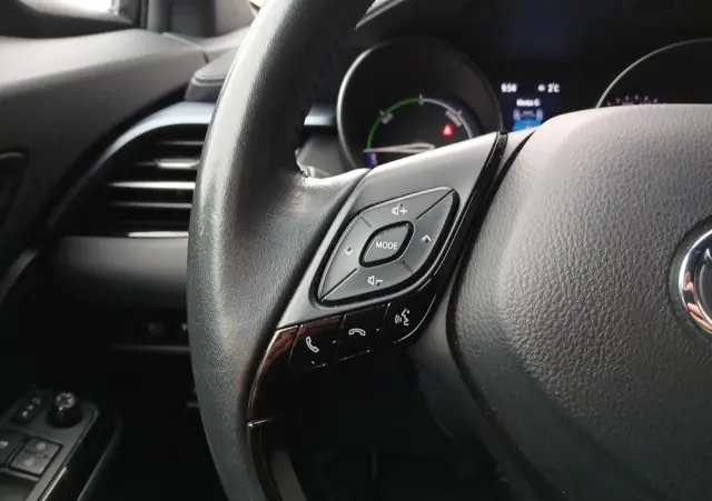 TOYOTA C-HR 2.0 Hybrid Selection