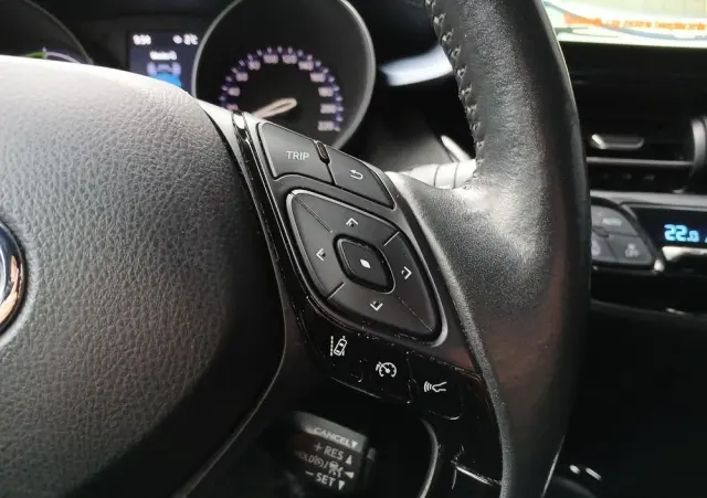 TOYOTA C-HR 2.0 Hybrid Selection