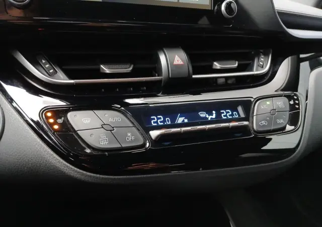 TOYOTA C-HR 2.0 Hybrid Selection