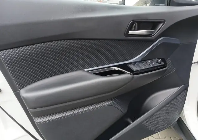 TOYOTA C-HR 2.0 Hybrid Selection