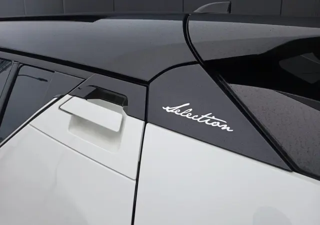 TOYOTA C-HR 2.0 Hybrid Selection