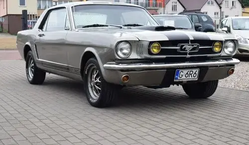 FORD Mustang 