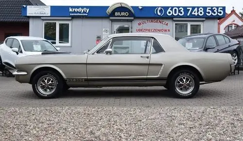FORD Mustang 