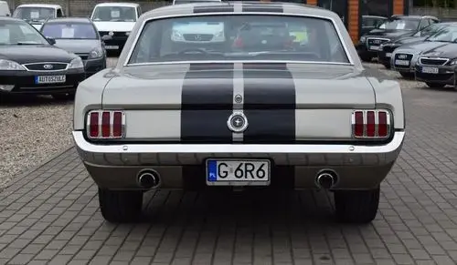 FORD Mustang 