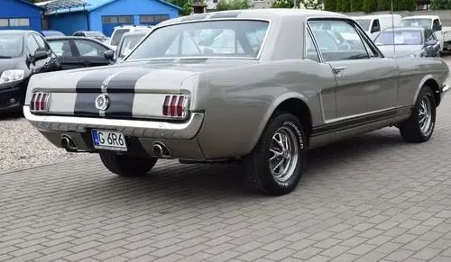 FORD Mustang 