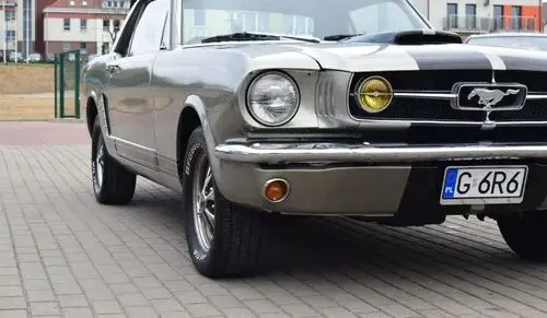 FORD Mustang 