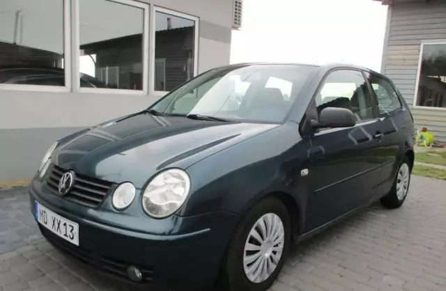 VOLKSWAGEN Polo 
