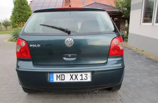VOLKSWAGEN Polo 