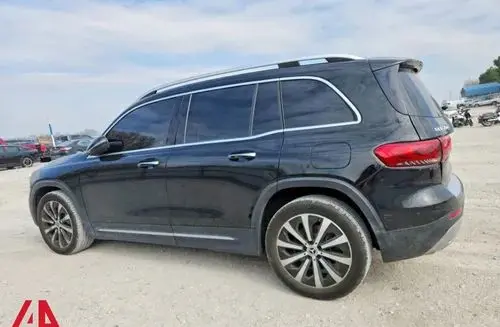 MERCEDES-BENZ GLB 