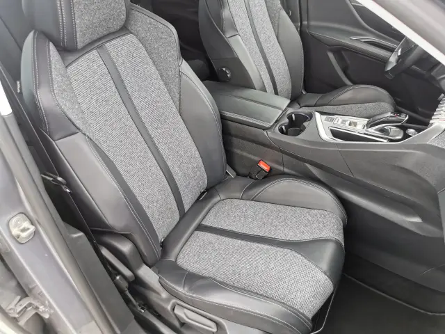 PEUGEOT 3008 Allure 130 S&S Aut.