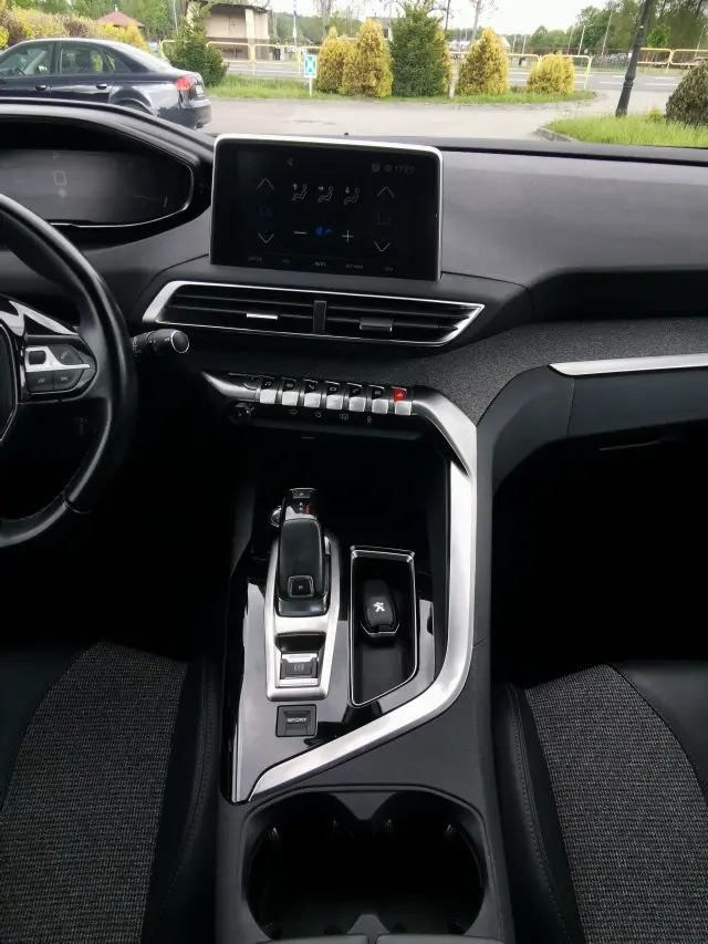 PEUGEOT 3008 Allure 130 S&S Aut.