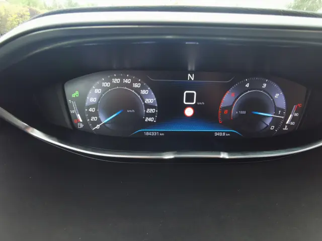 PEUGEOT 3008 Allure 130 S&S Aut.