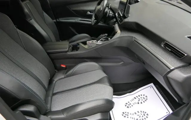 PEUGEOT 3008 1.5 BlueHDi Allure S&S EAT8