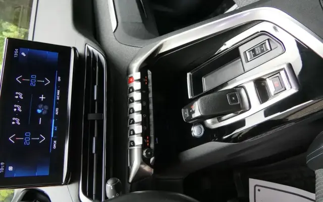 PEUGEOT 3008 1.5 BlueHDi Allure S&S EAT8