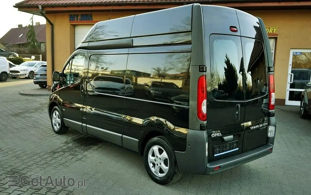 OPEL Vivaro 