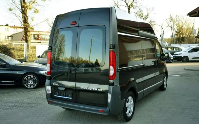 OPEL Vivaro 