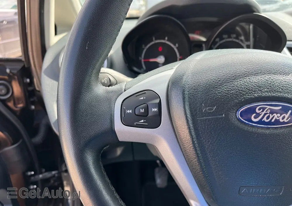 FORD Fiesta 1.25 Champions Edition