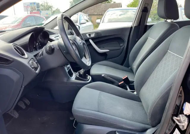 FORD Fiesta 1.25 Champions Edition