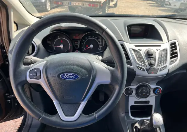 FORD Fiesta 1.25 Champions Edition