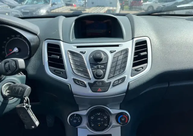 FORD Fiesta 1.25 Champions Edition