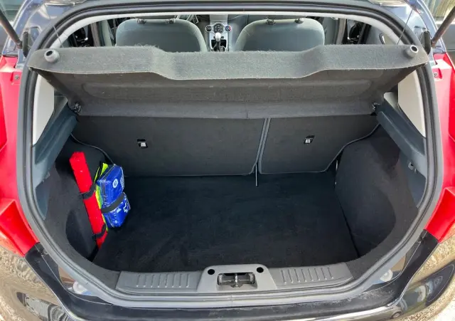 FORD Fiesta 1.25 Champions Edition