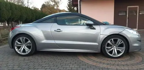 PEUGEOT RCZ 