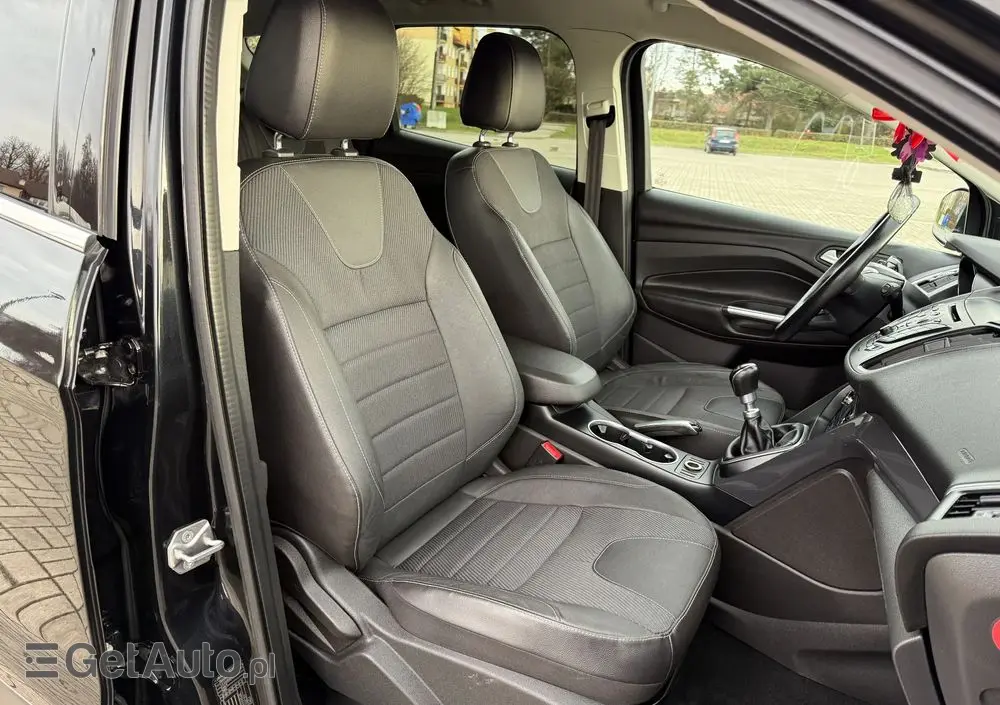 FORD Kuga 1.6 EcoBoost 2x4 Titanium