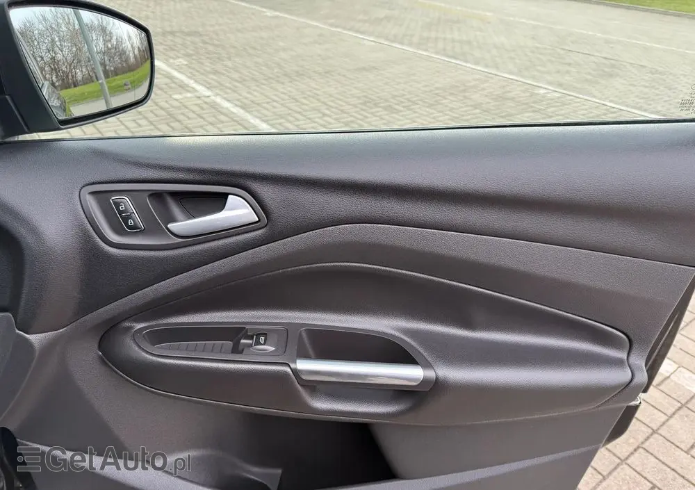 FORD Kuga 1.6 EcoBoost 2x4 Titanium