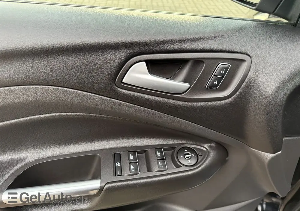 FORD Kuga 1.6 EcoBoost 2x4 Titanium