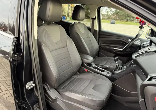 FORD Kuga 1.6 EcoBoost 2x4 Titanium