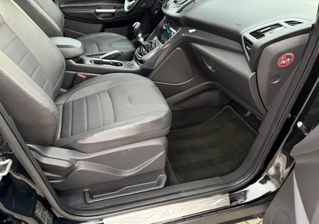 FORD Kuga 1.6 EcoBoost 2x4 Titanium