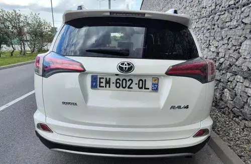 TOYOTA Rav 4 