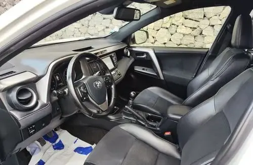 TOYOTA Rav 4 
