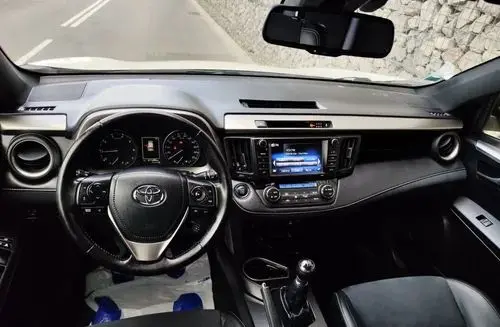 TOYOTA Rav 4 