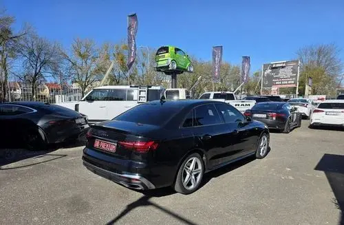 AUDI A4 