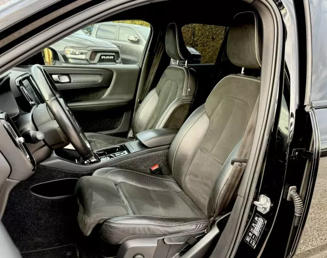 VOLVO XC 40 T4 AWD Geartronic R-Design