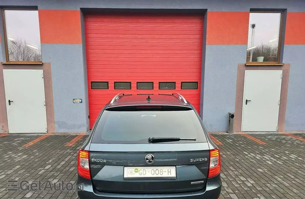 SKODA Superb 