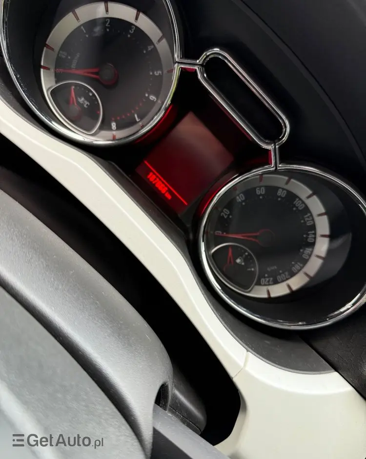 OPEL Adam 1.2 White Link