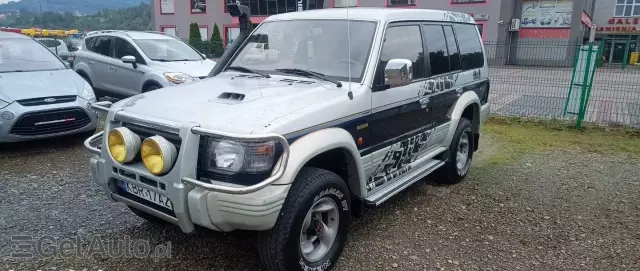 MITSUBISHI Pajero 
