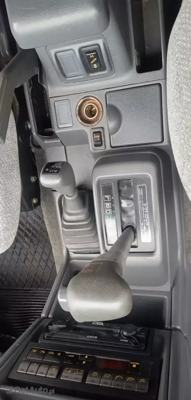 MITSUBISHI Pajero 