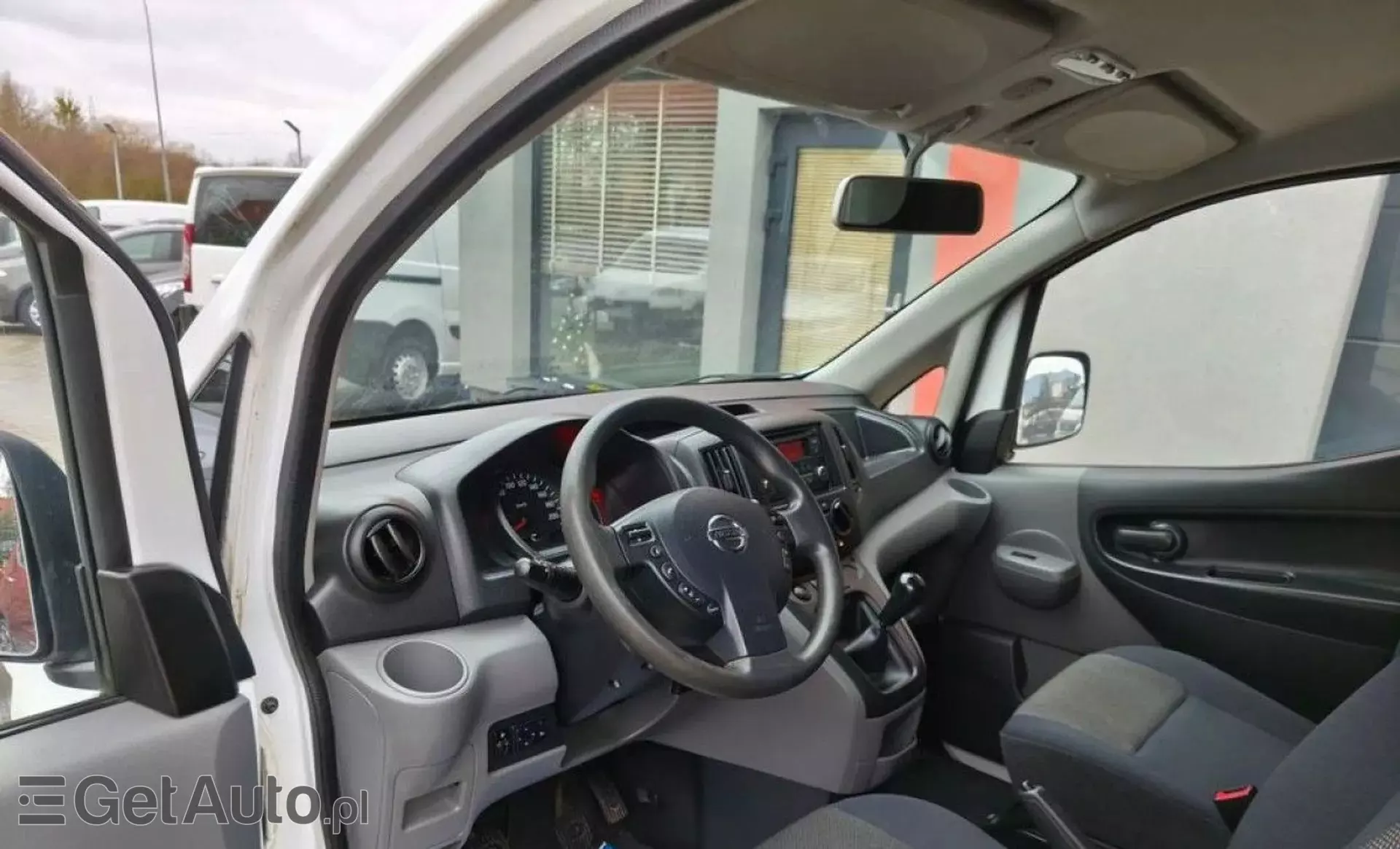 NISSAN NV200 