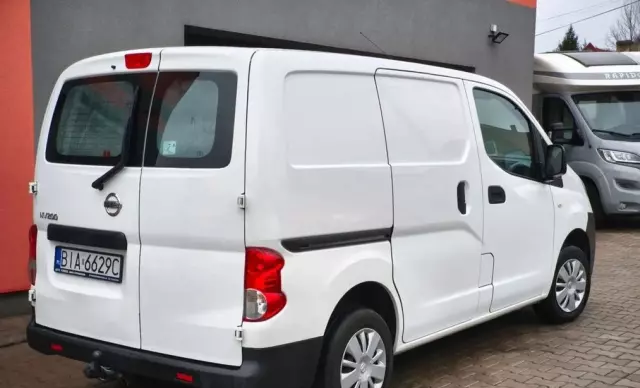 NISSAN NV200 