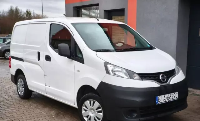 NISSAN NV200 