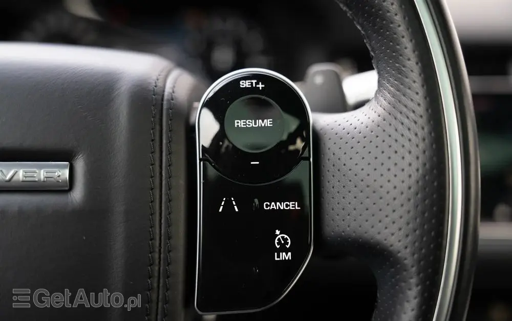 LAND ROVER Range Rover Evoque 2.0 P300 mHEV R-Dynamic SE