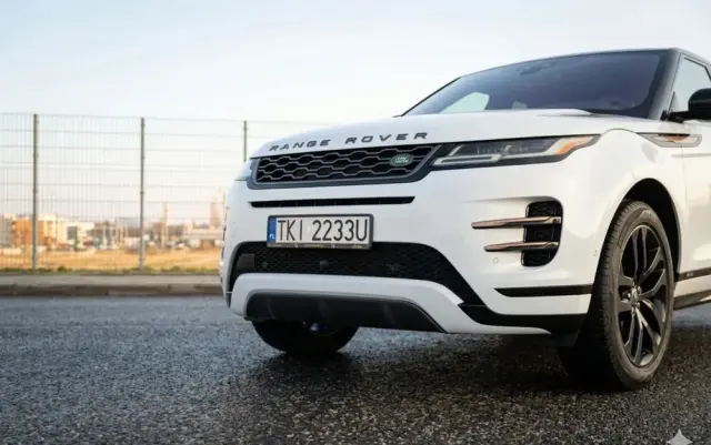 LAND ROVER Range Rover Evoque 2.0 P300 mHEV R-Dynamic SE